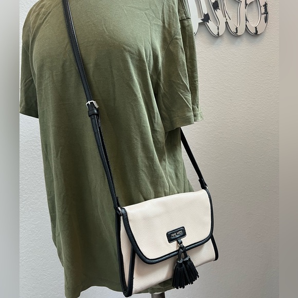 Nine West Crossbody - Picture 1 of 8